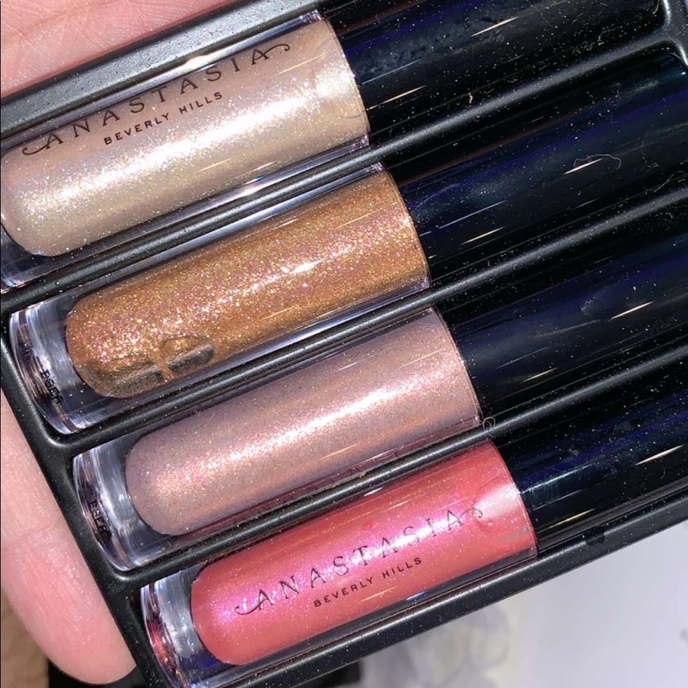 Meet your Posher, Dina